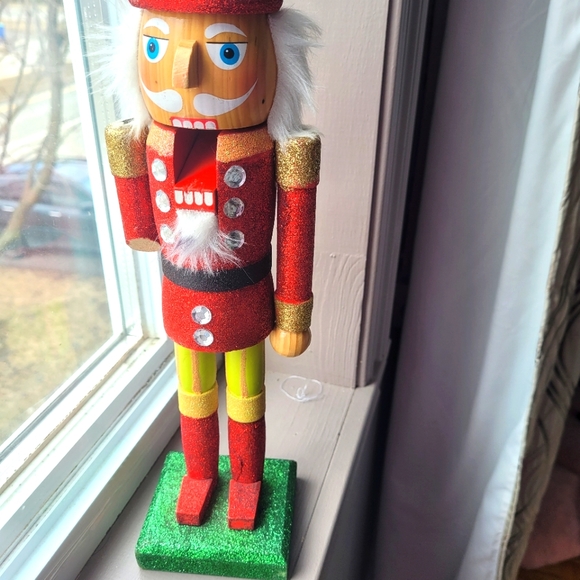 Soldier Christmas decorations on wood - Picture 1 of 4